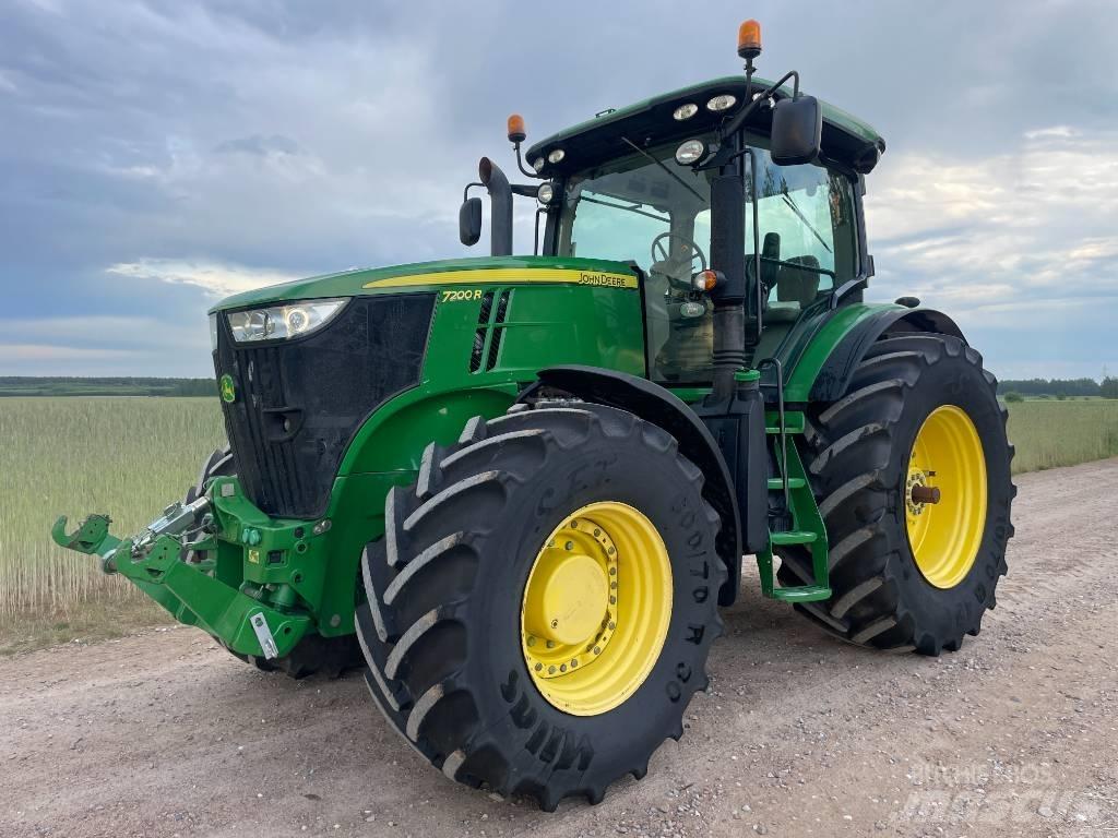 John Deere 7200 R Tractoren