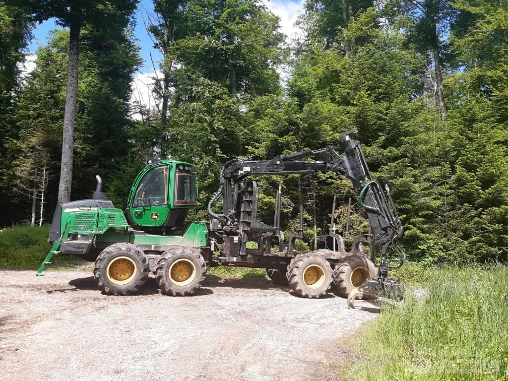 John Deere 1110G Uitrijwagens
