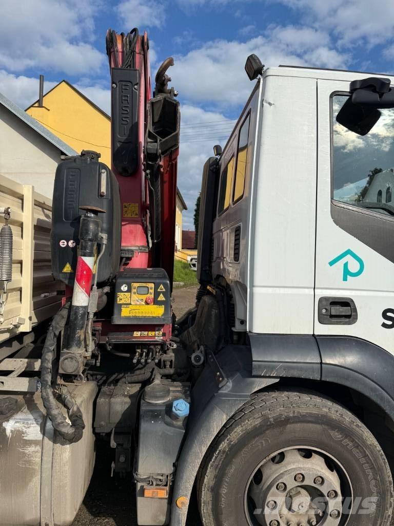 Iveco MAGIRUS Vlakke laadvloer met kraan