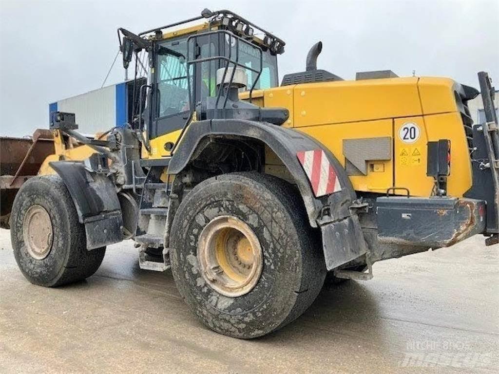 Komatsu WA 380--8E0 Wielladers
