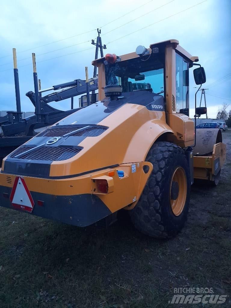 Volvo SD 135 B Trilrolwalsen