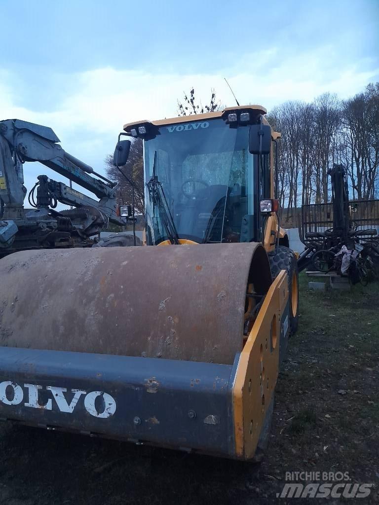 Volvo SD 135 B Trilrolwalsen