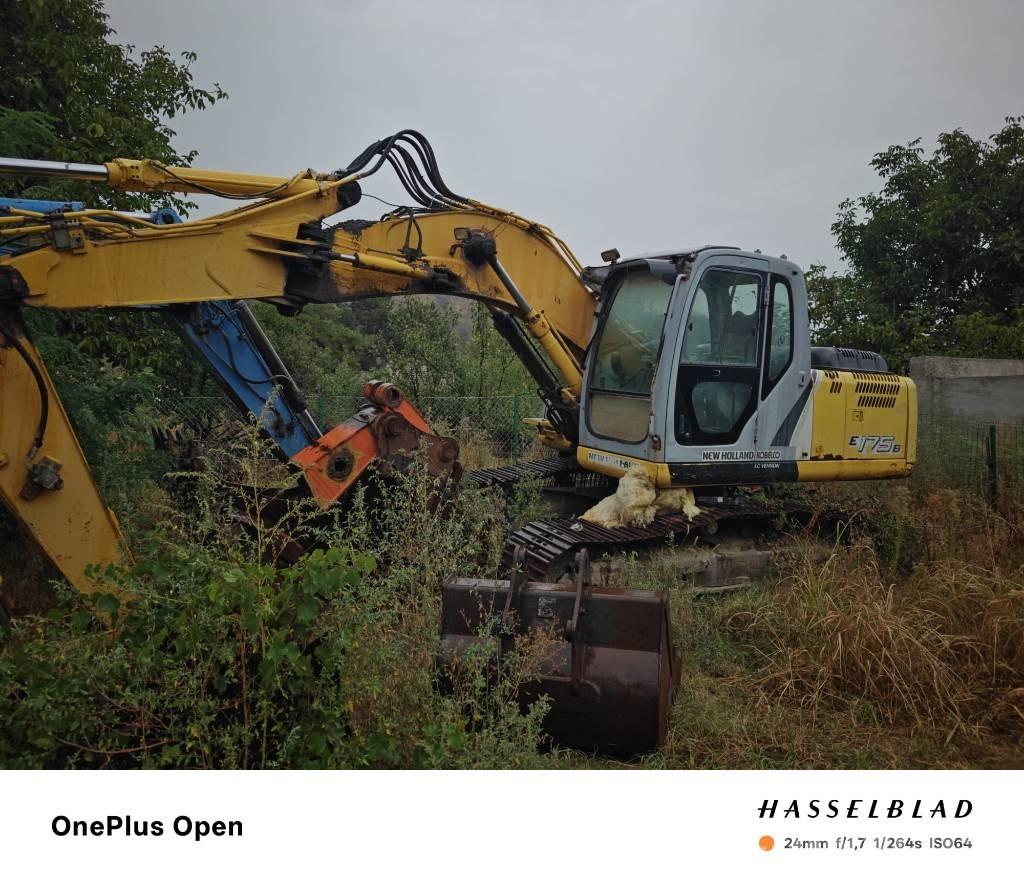 New Holland E 175 B Rupsgraafmachines