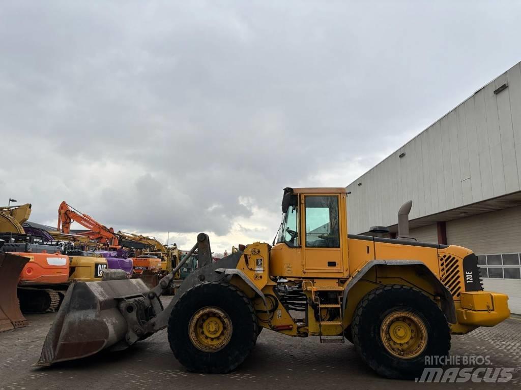 Volvo L 120 E Wielladers