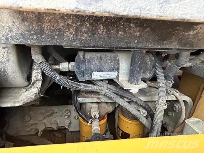 CAT 963D Wielladers
