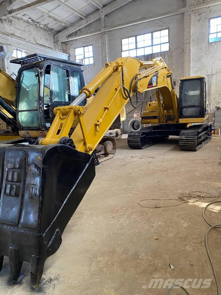 CAT 320 B Rupsgraafmachines