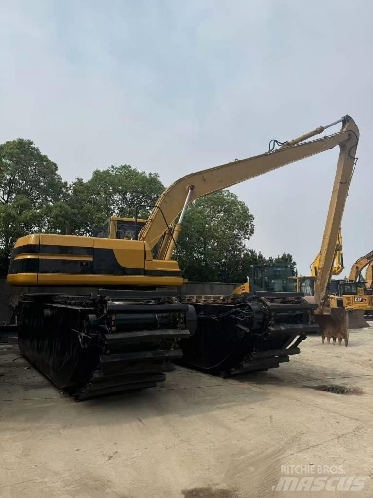 CAT 320B Amfibische graafmachines