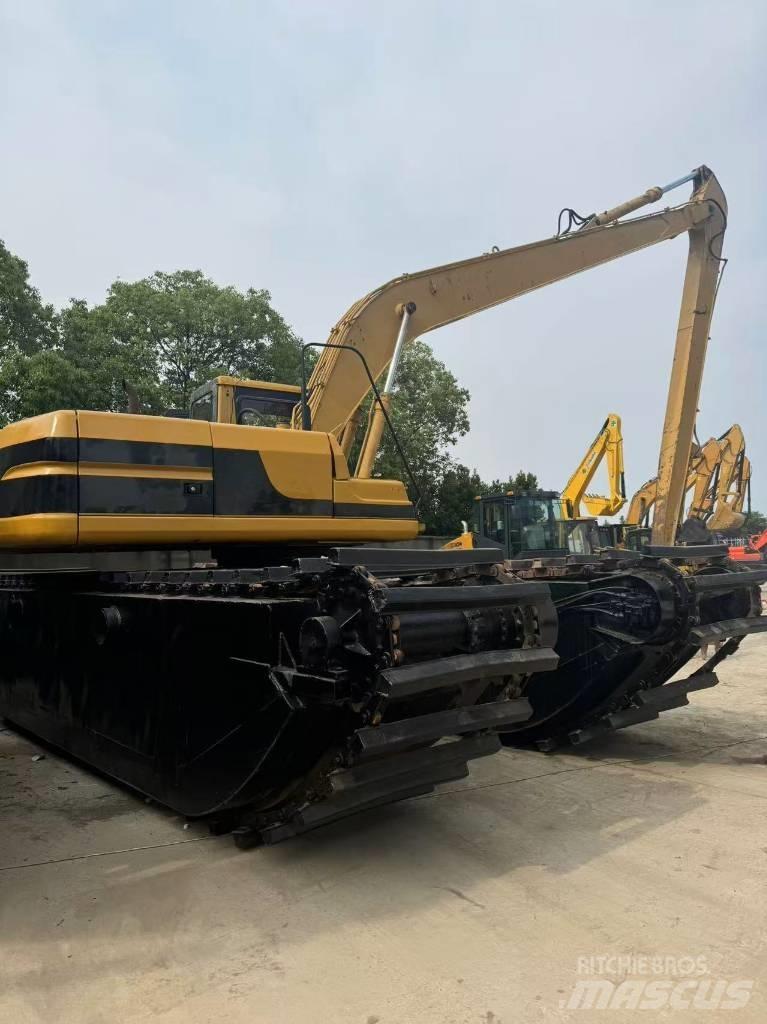 CAT 320B Amfibische graafmachines