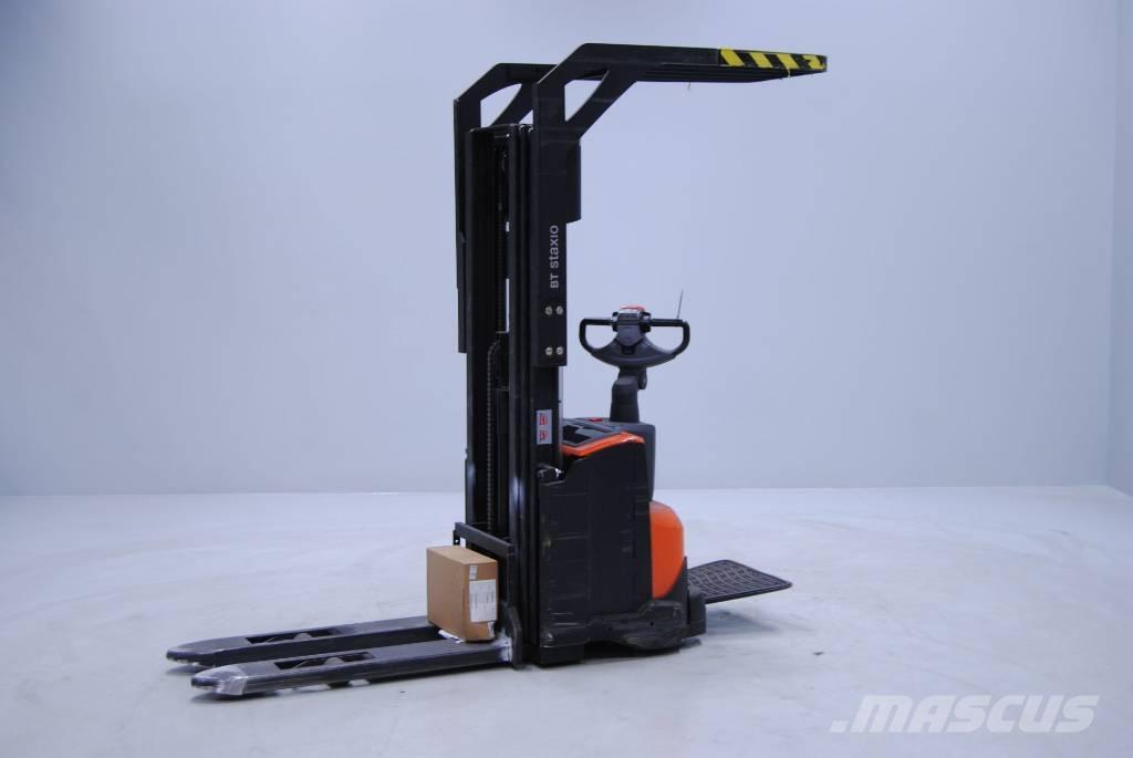 Toyota SWE120 Meeloop stapelaar