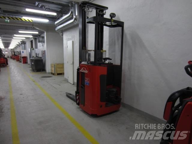 Linde L2000 Zelfrijdende stapelaars