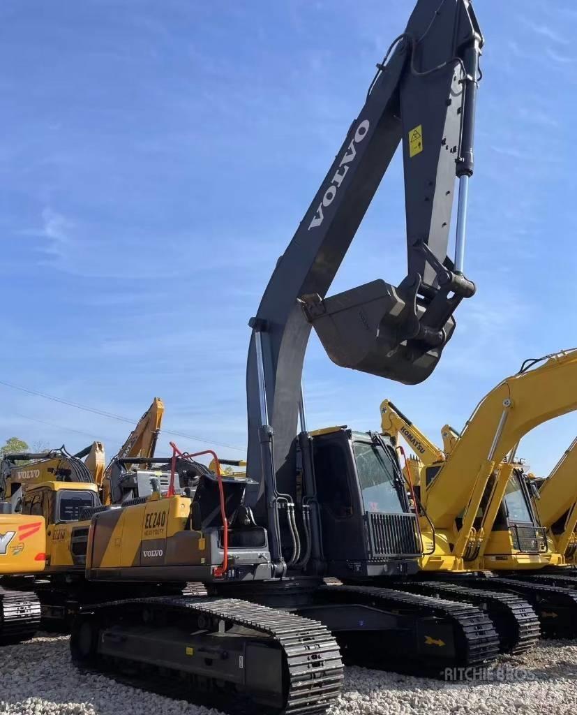 Volvo 240 CLD Rupsgraafmachines