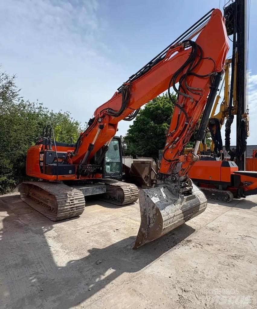 CAT 323E Rupsgraafmachines