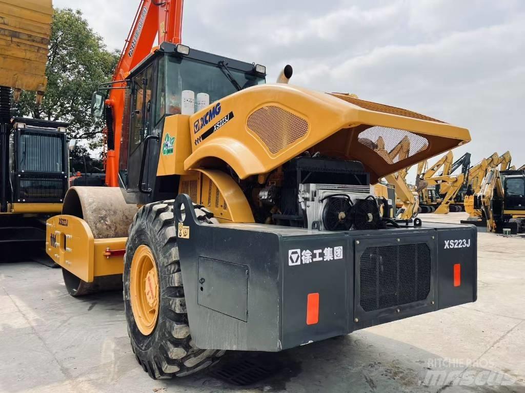 XCMG XS 223 J Trilrolwalsen