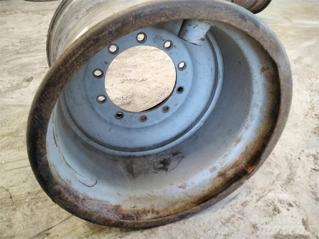 Valmet 860 24x26,5 Banden, wielen en velgen