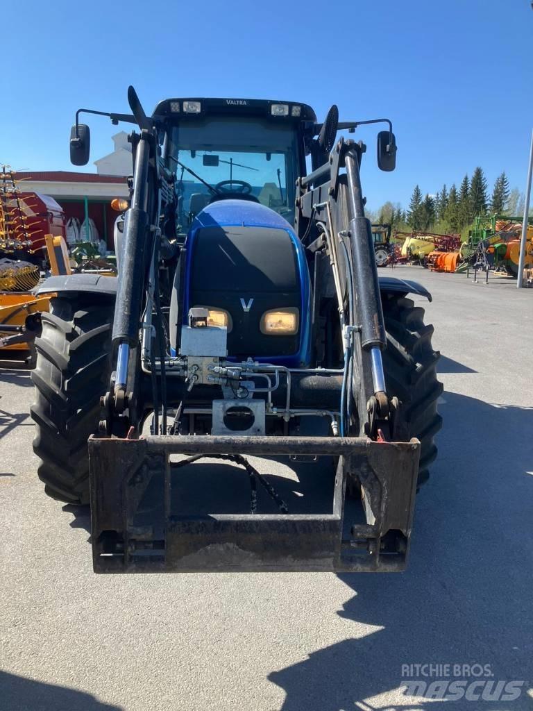 Valtra T 151 Tractoren