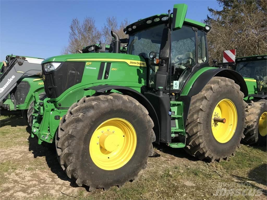 John Deere 6R 250 Tractoren