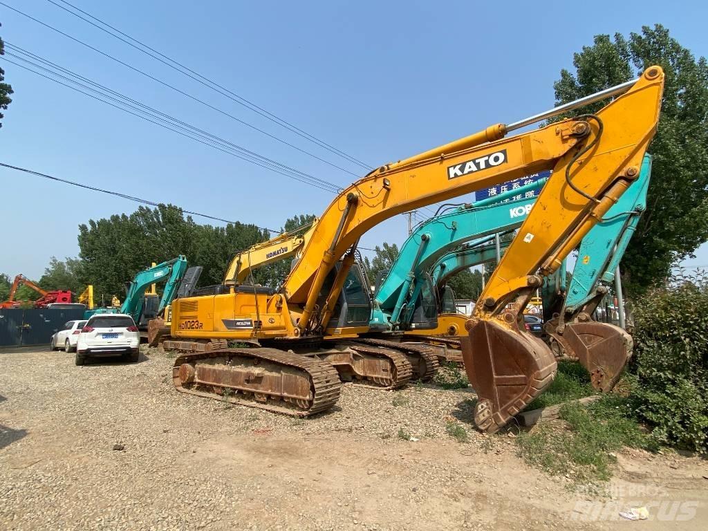 Kato HD 1023 R Rupsgraafmachines
