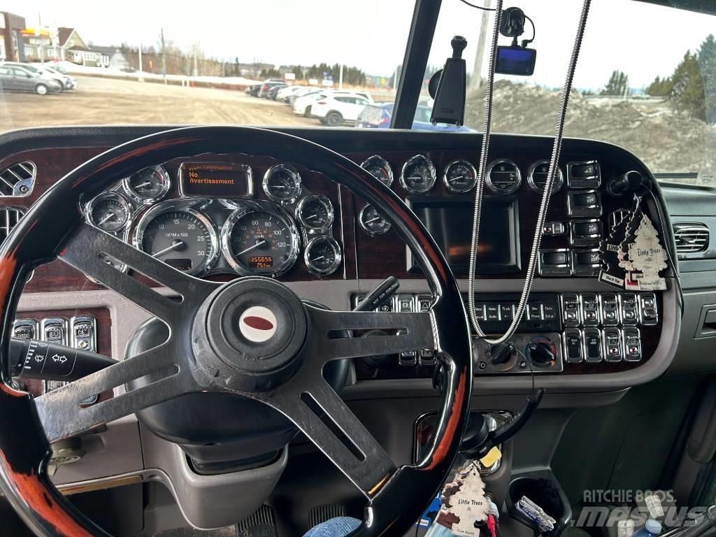 Peterbilt 389 Trekkers