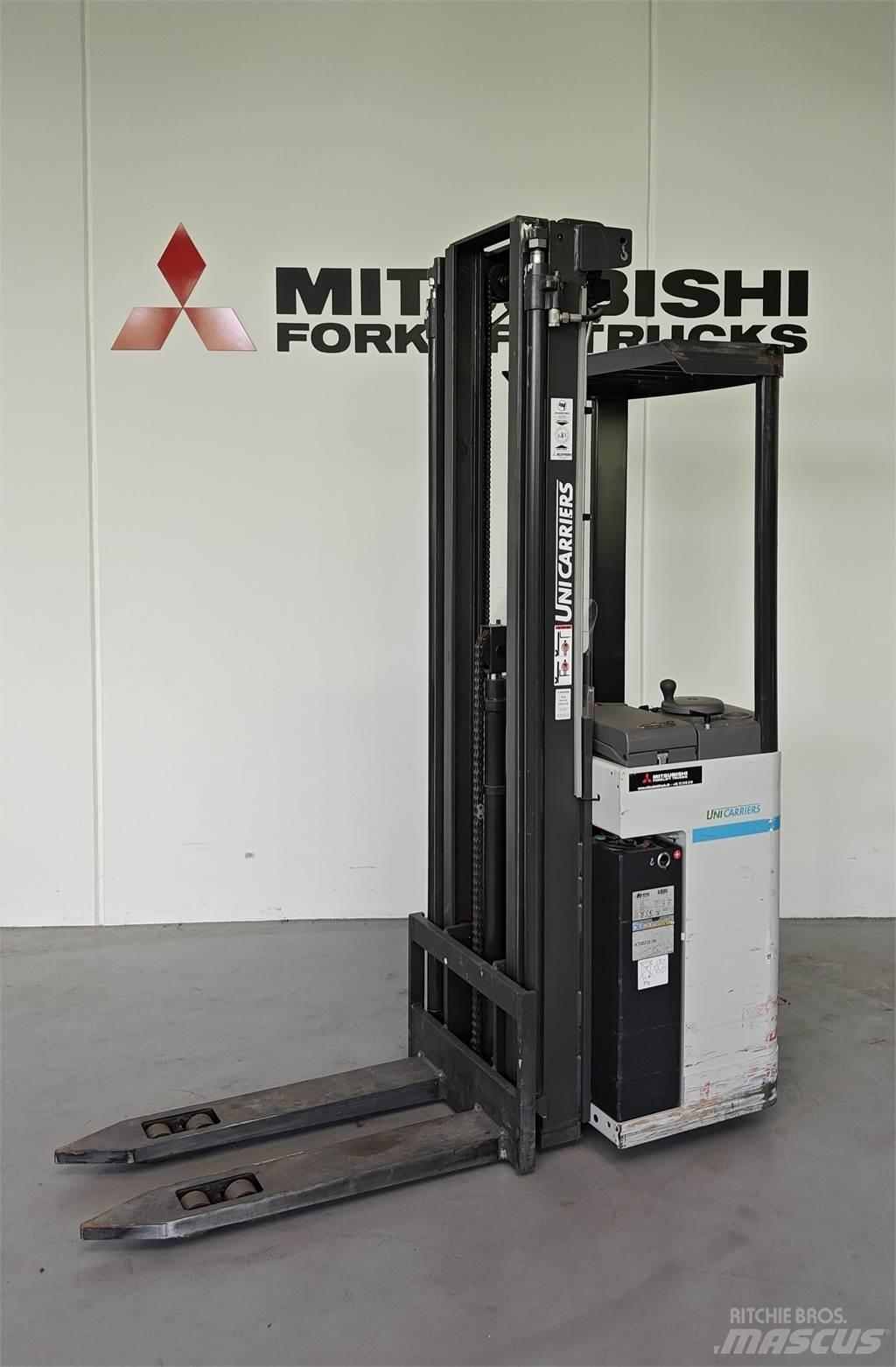 Atlet 160SDTFV Pallettruck met meerij platform