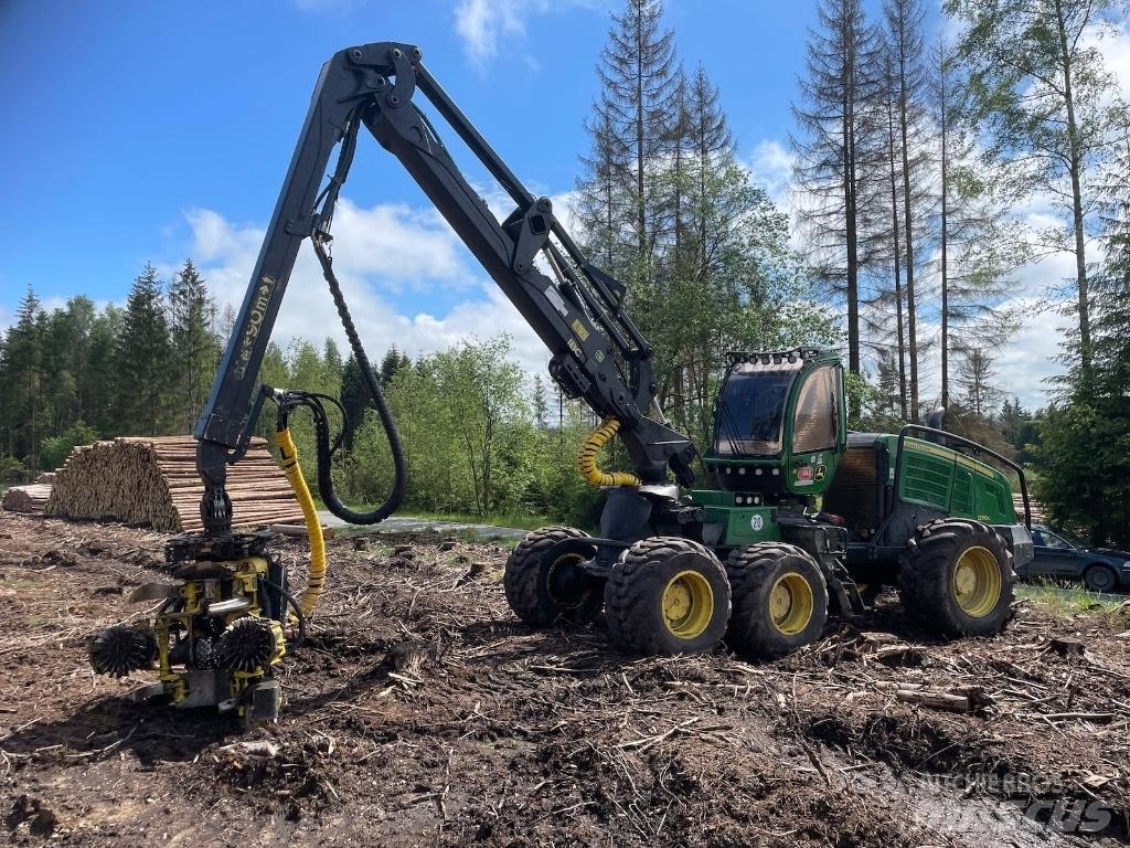 John Deere 1270 G Harvesters