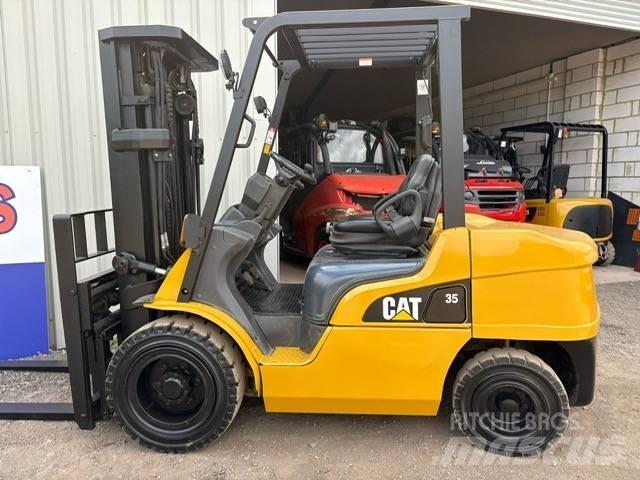 CAT DP 35 N Diesel heftrucks