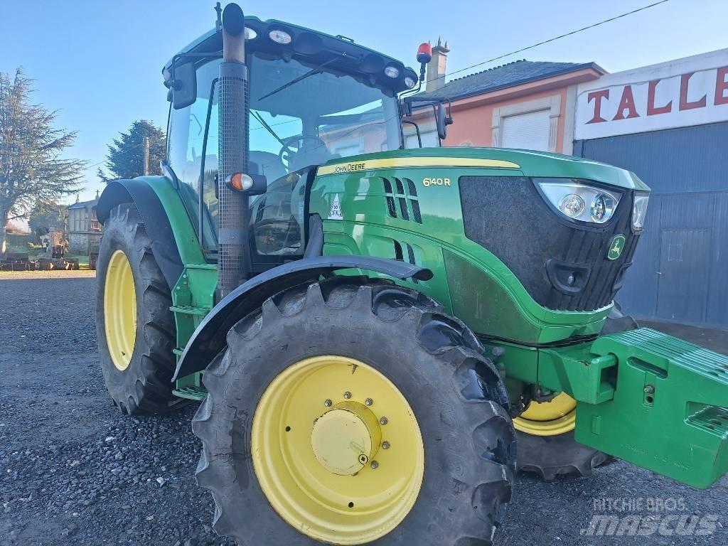 John Deere 6140 R Tractoren