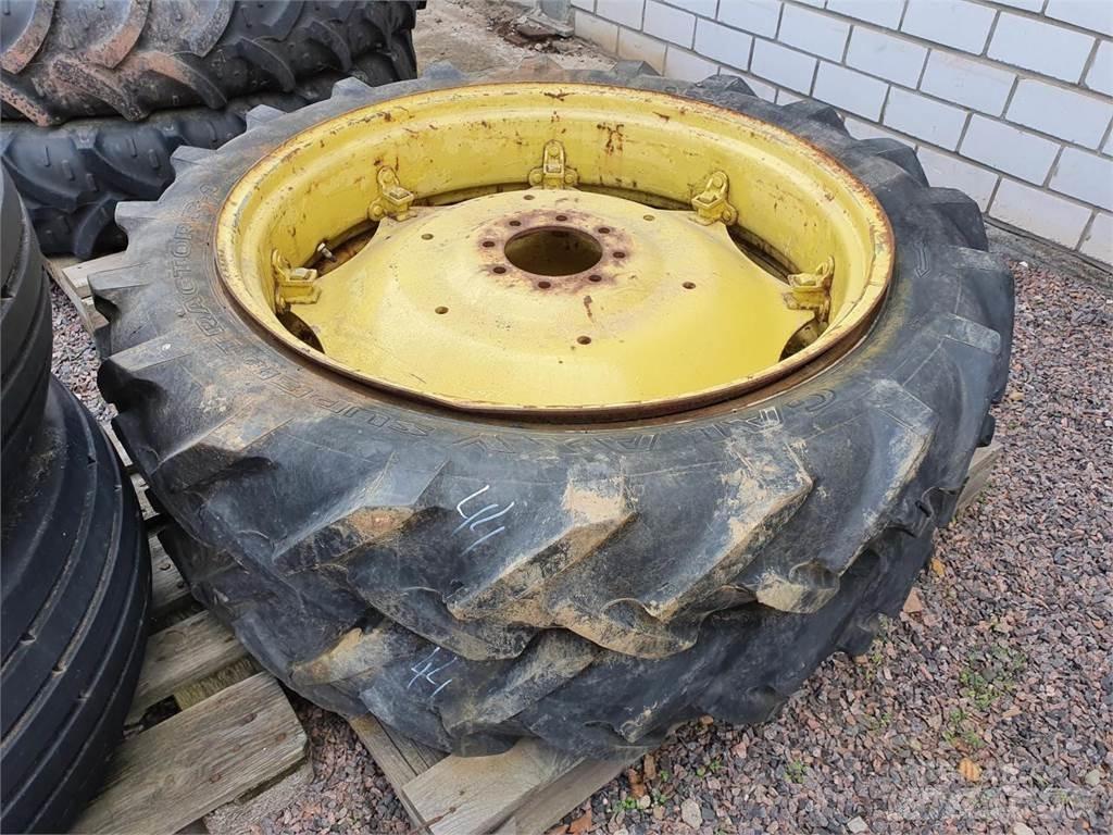 Galaxy 9.5-36 x2 Banden, wielen en velgen