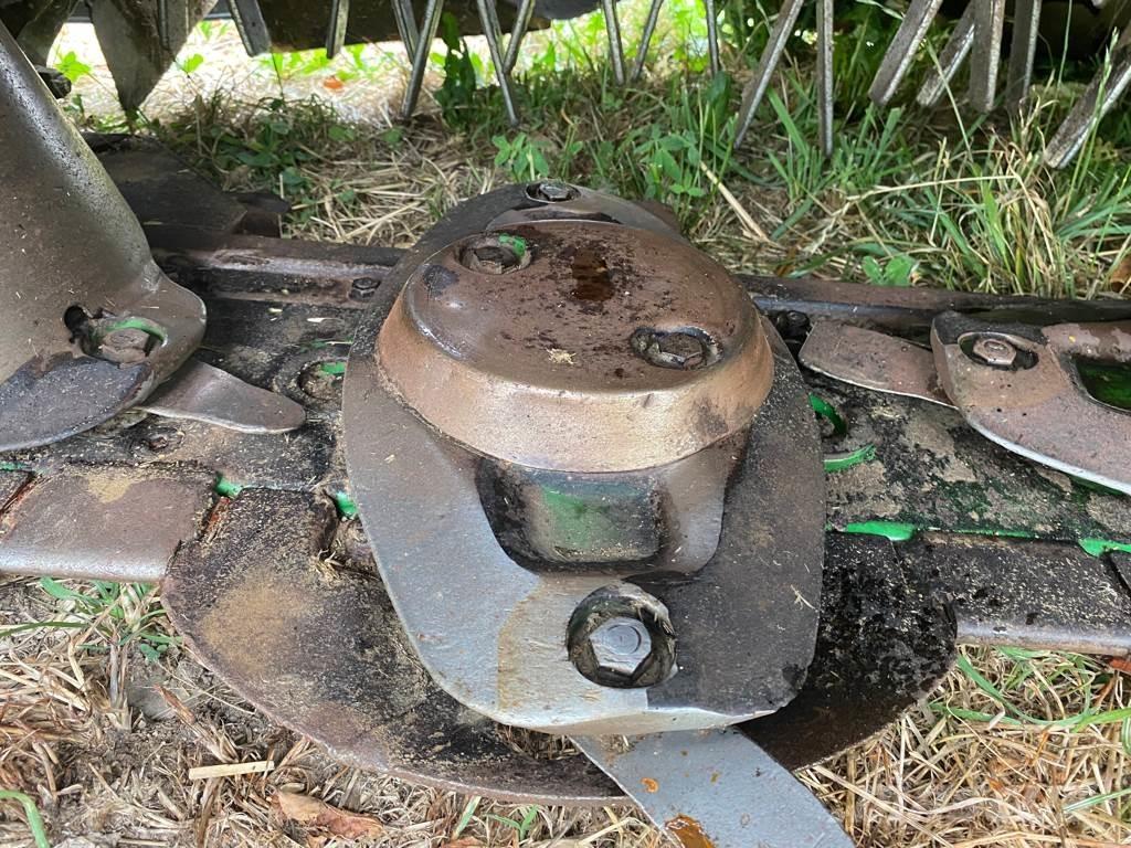 John Deere 131 Gemonteerde en gesleepte maaiers