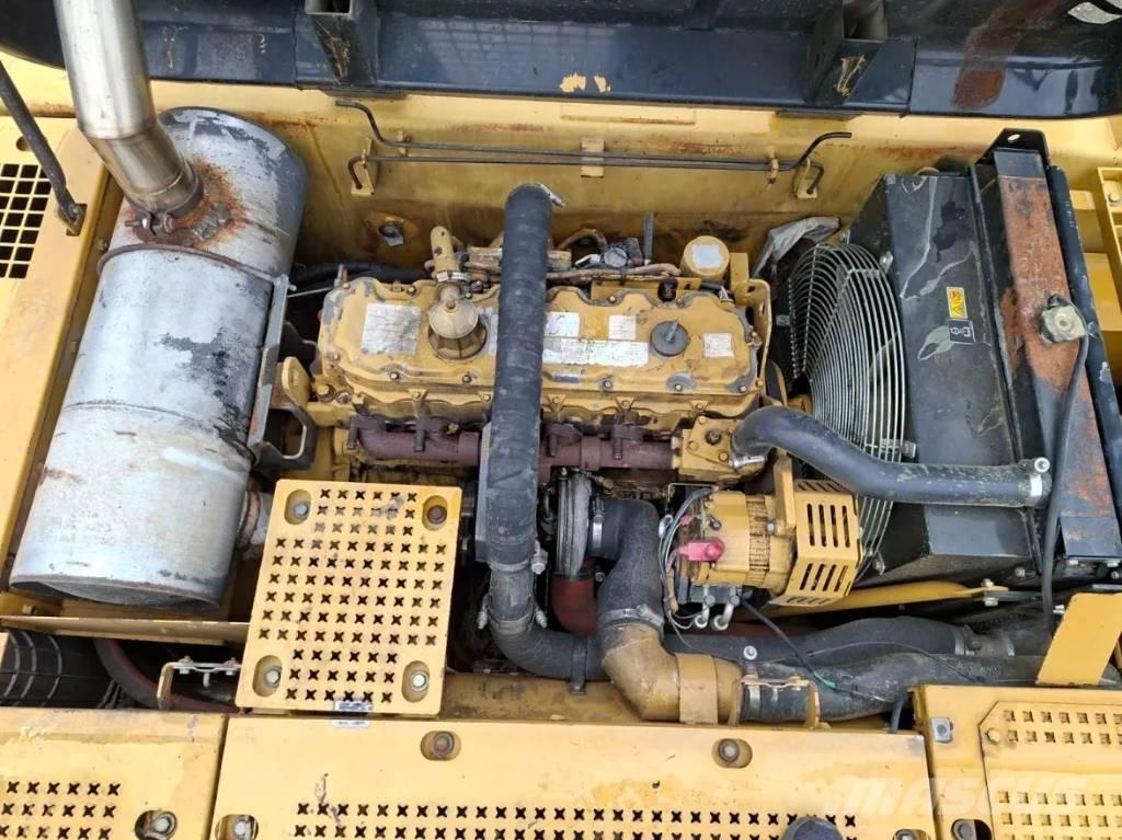 CAT 322 C Rupsgraafmachines