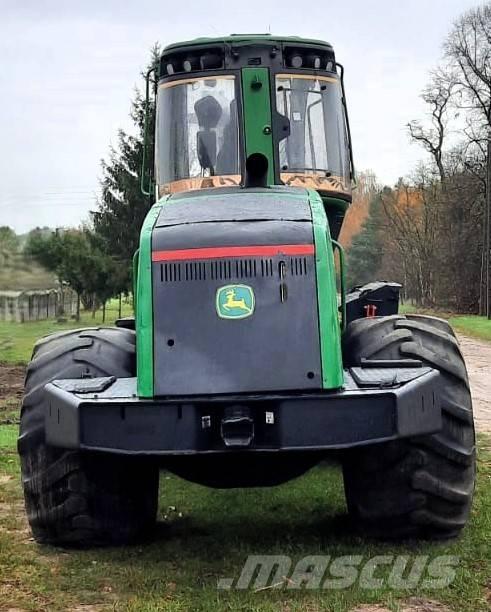 John Deere 1070 E Harvesters