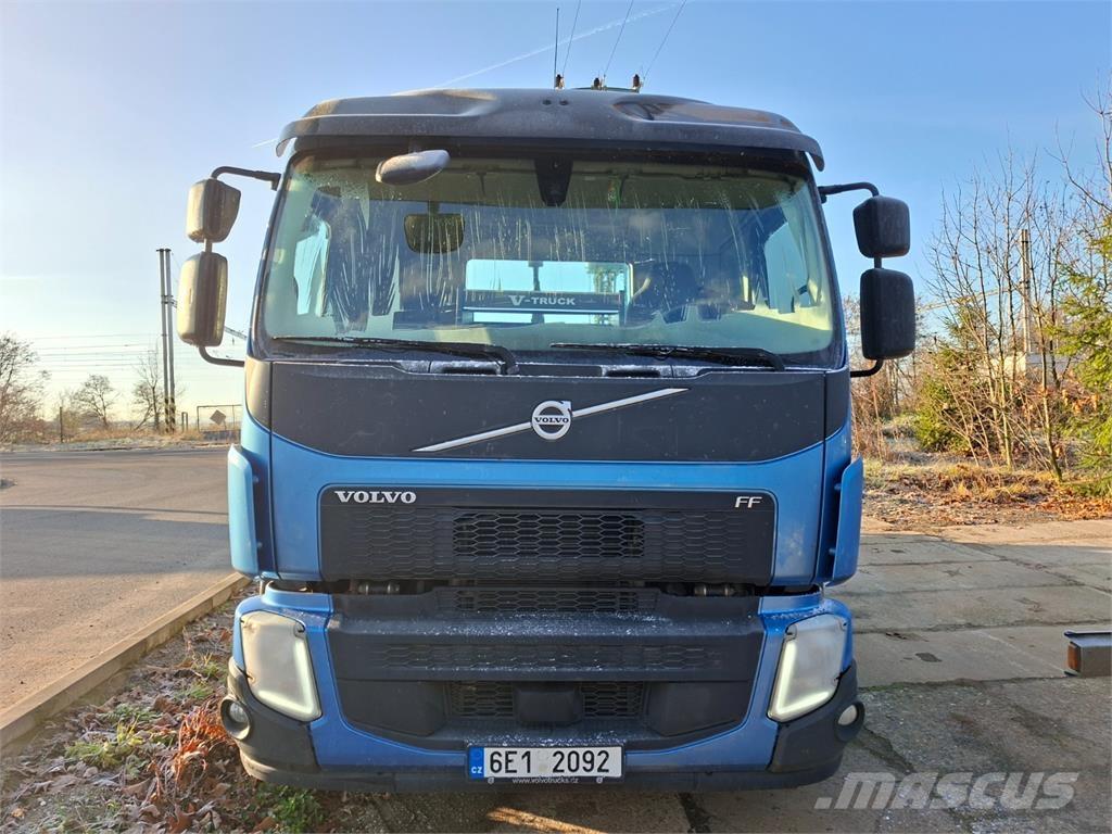 Volvo FE 320 Chassis met cabine
