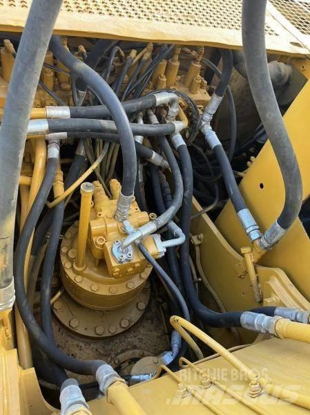 CAT 320 C Rupsgraafmachines