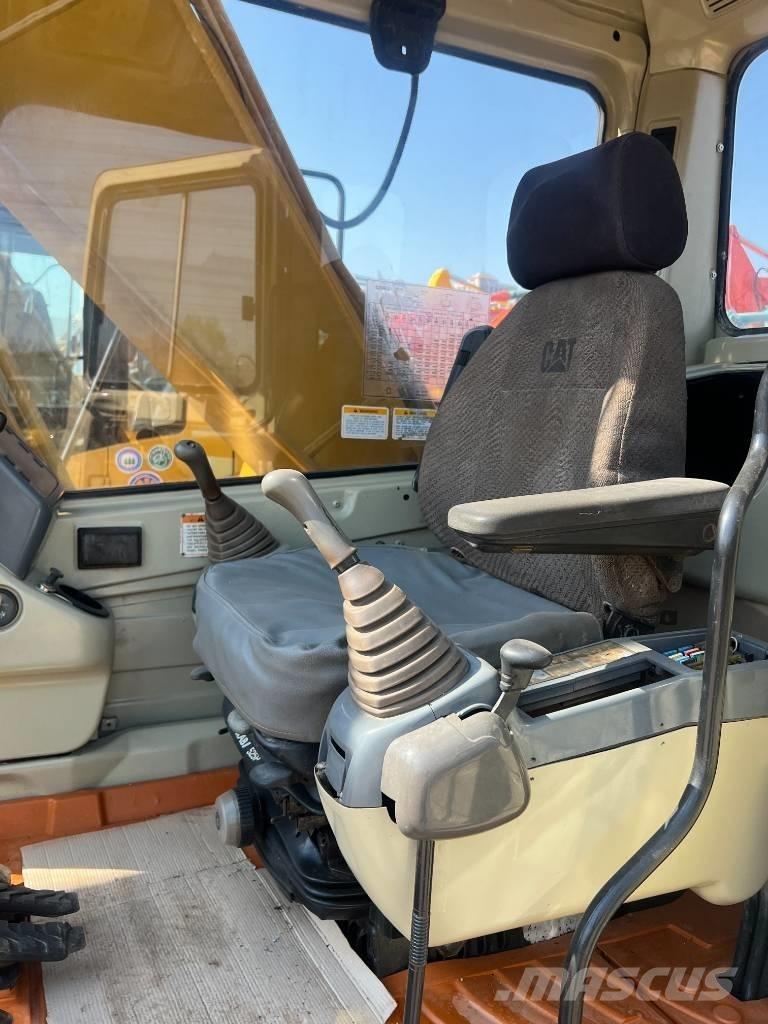 CAT 320 B Rupsgraafmachines