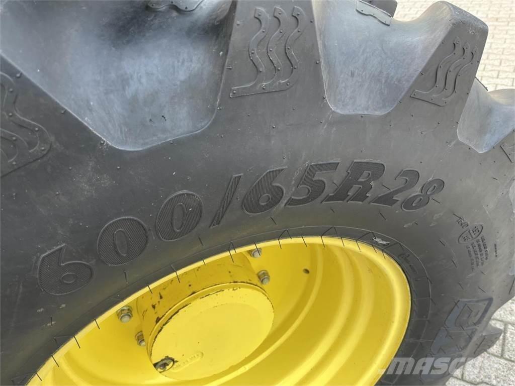 John Deere 6150R Tractoren