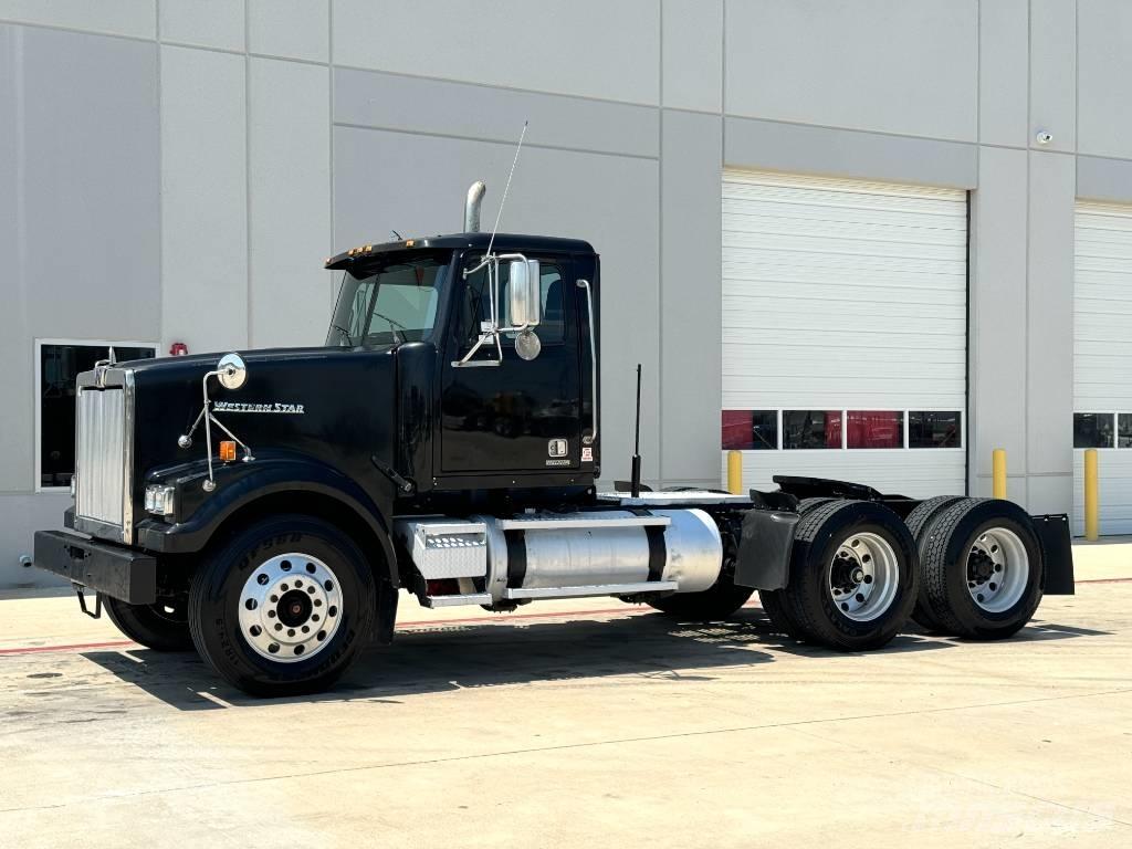 Western Star 4900 Trekkers