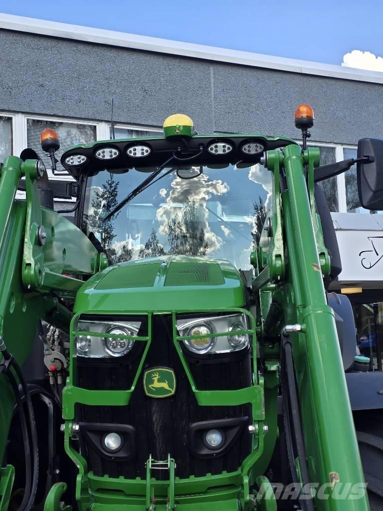 John Deere 6130 R Tractoren