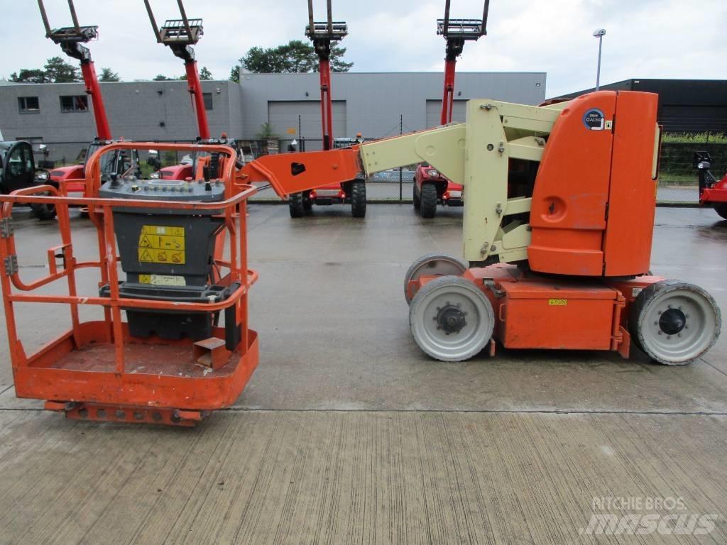 JLG E 300 AJP (718) Zelfrijdende knikarm hoogwerker