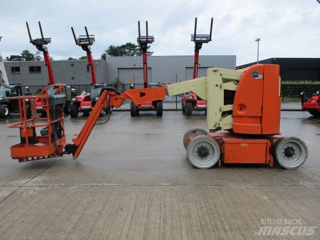 JLG E 300 AJP (718) Zelfrijdende knikarm hoogwerker