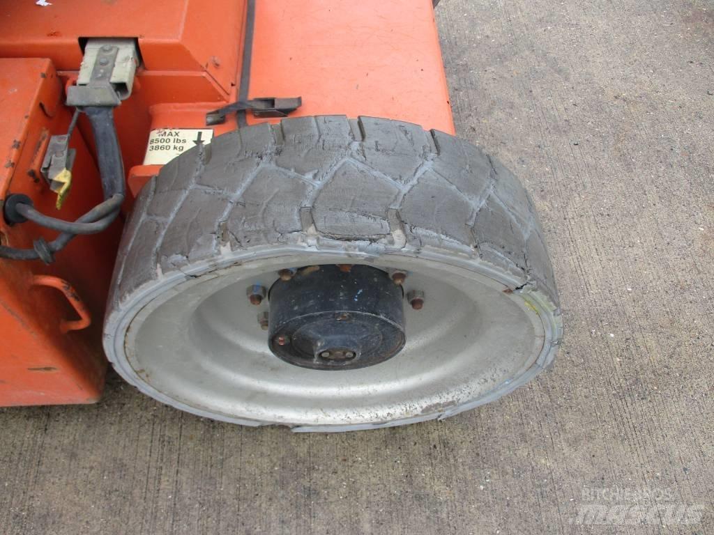 JLG E 300 AJP (718) Zelfrijdende knikarm hoogwerker