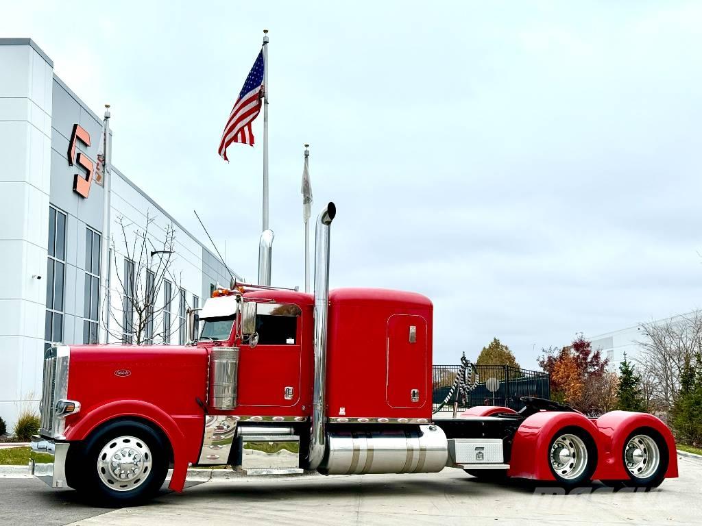 Peterbilt 389 Trekkers