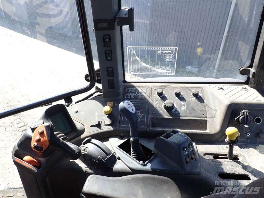 New Holland TM190 Tractoren