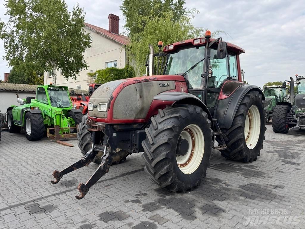 Valtra T160 HiTECH Tractoren