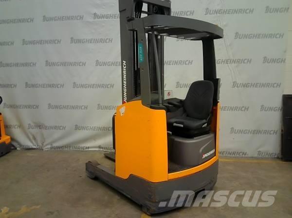 Jungheinrich ETV 214 Reachtruck voor hoog niveau