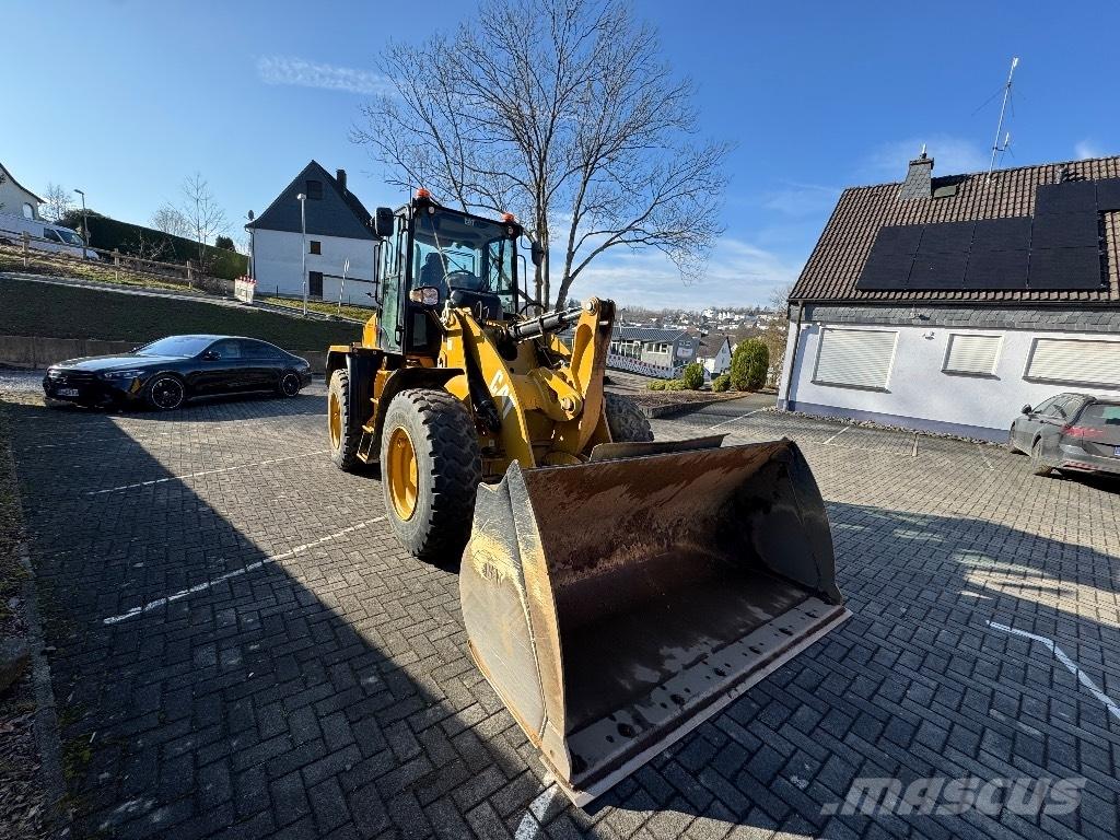 CAT 910M Wielladers