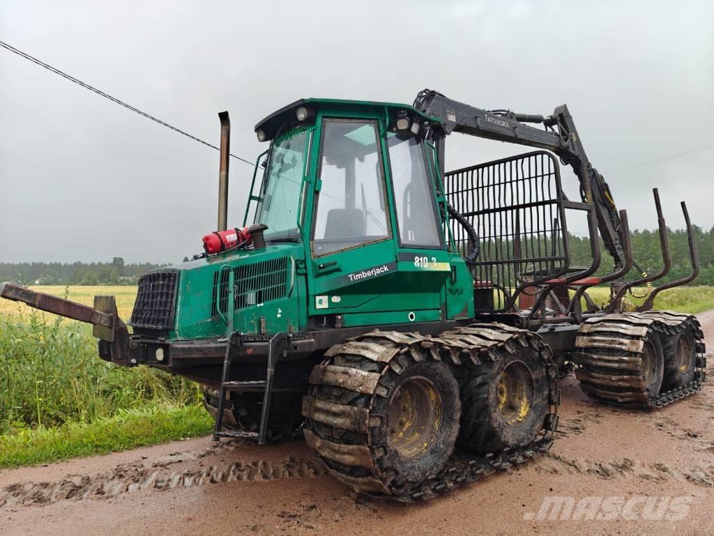 Timberjack 810 B Uitrijwagens