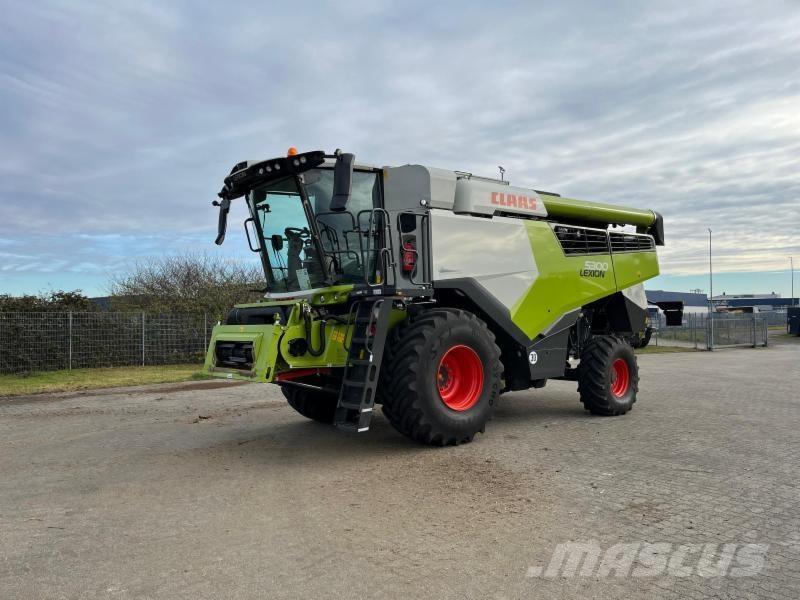 CLAAS LEXION 5300 Maaidorsmachines
