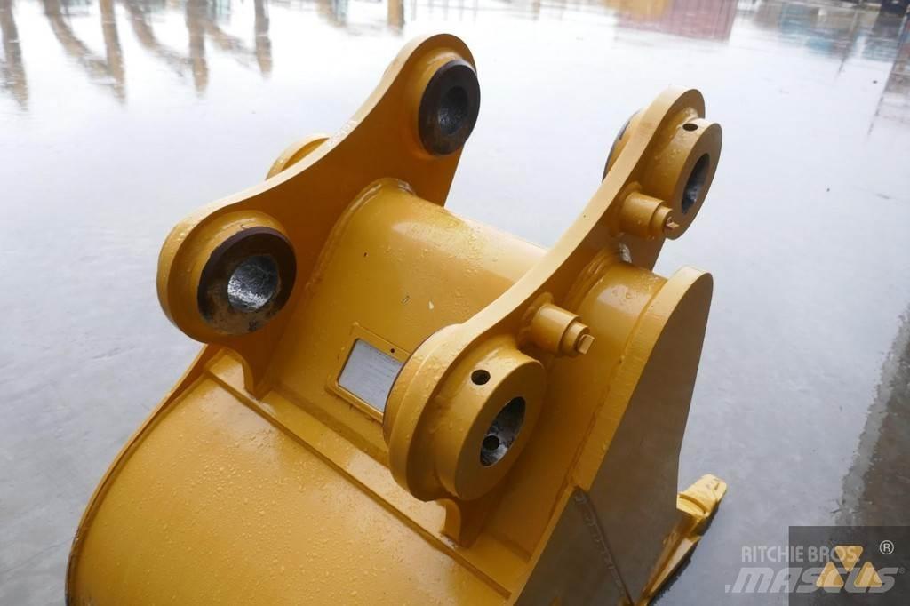 CAT 320 Bucket Bakken