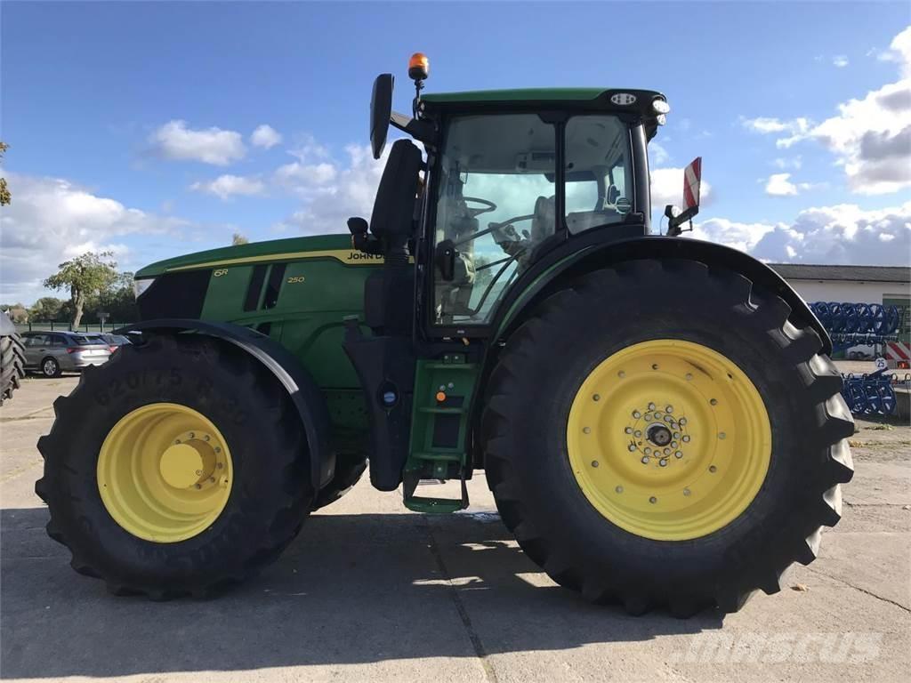 John Deere 6R 250 Tractoren