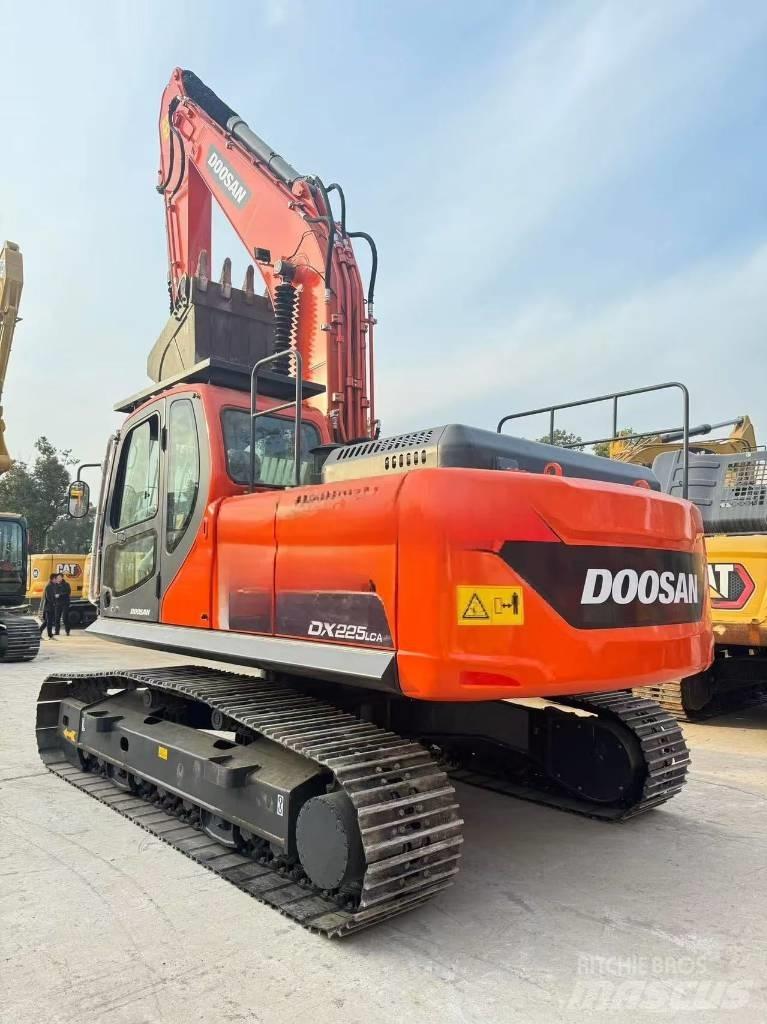 Doosan DX 225 LCA Midigraafmachines 7t - 12t