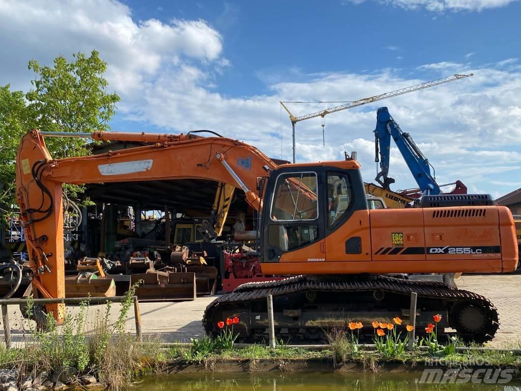 Doosan DX 255 NLC Rupsgraafmachines